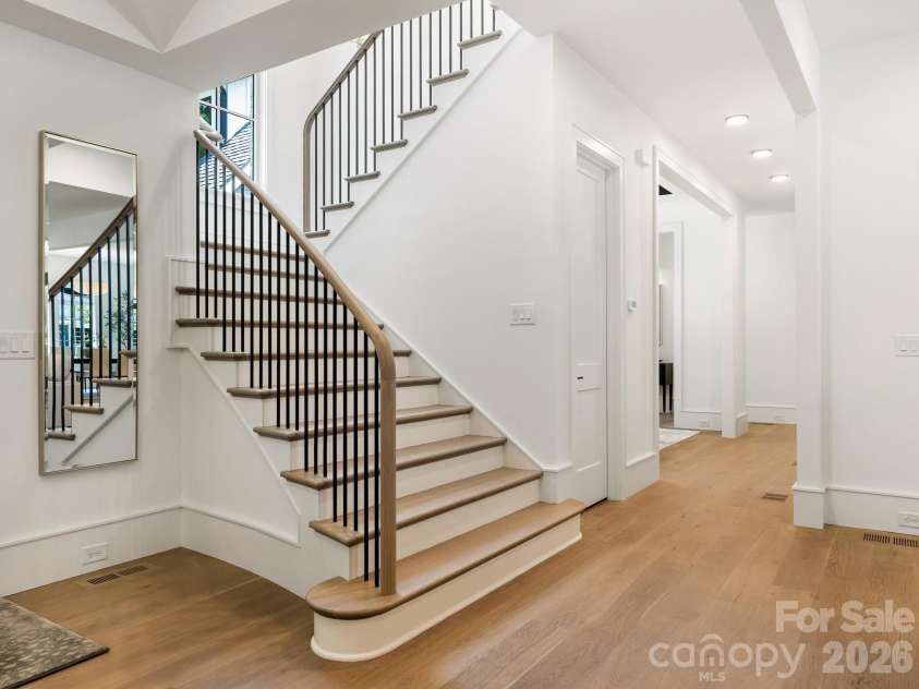 3240 Sunset Drive, Charlotte, NC 28209.  MLS# CAR4396905, YatesRealty ID 45188. 