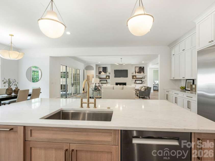 3240 Sunset Drive, Charlotte, NC 28209.  MLS# CAR4396905, YatesRealty ID 45188. 