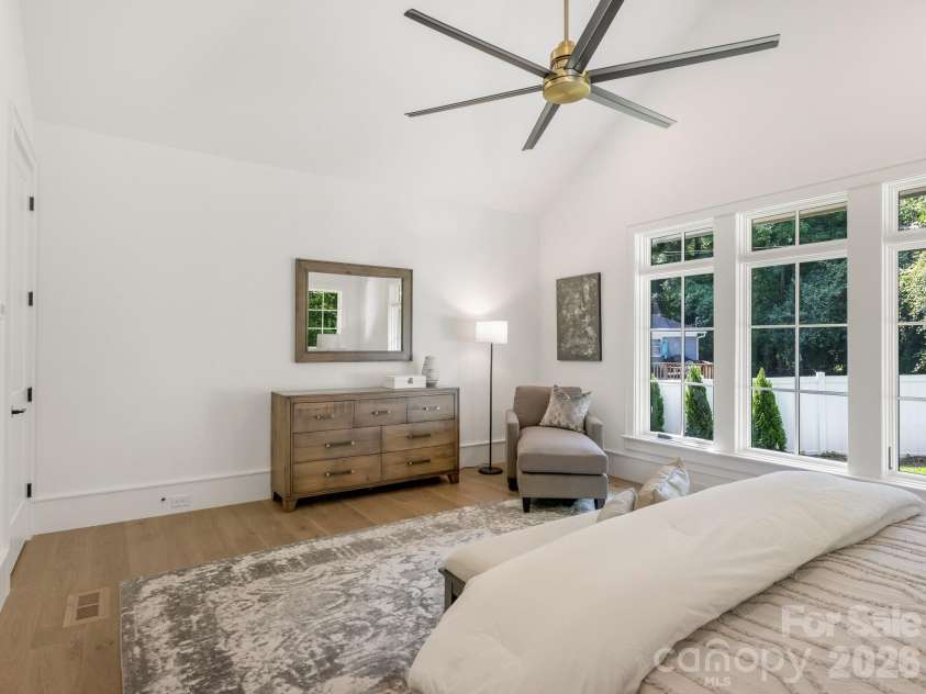 3240 Sunset Drive, Charlotte, NC 28209.  MLS# CAR4396905, YatesRealty ID 45188. 
