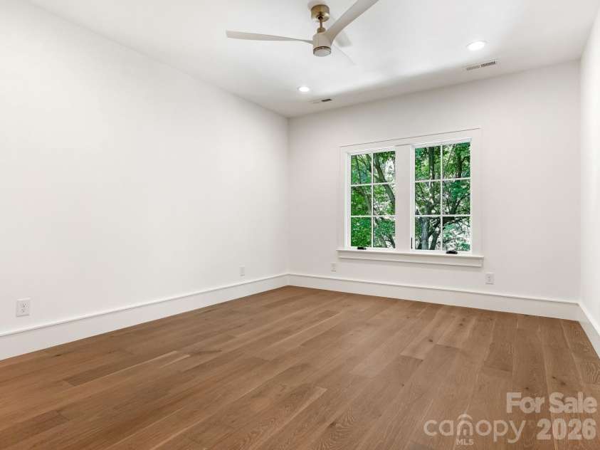 3240 Sunset Drive, Charlotte, NC 28209.  MLS# CAR4396905, YatesRealty ID 45188. 