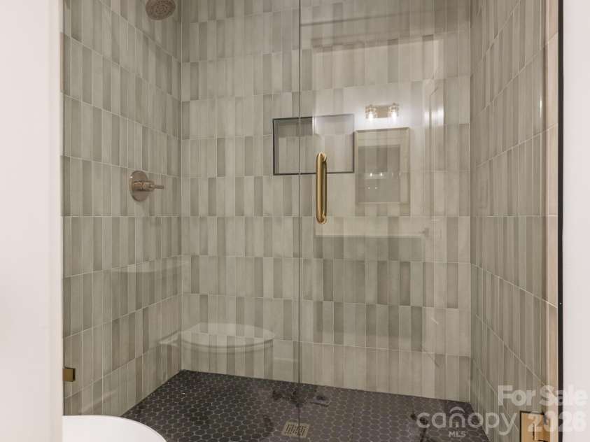 3240 Sunset Drive, Charlotte, NC 28209.  MLS# CAR4396905, YatesRealty ID 45188. 