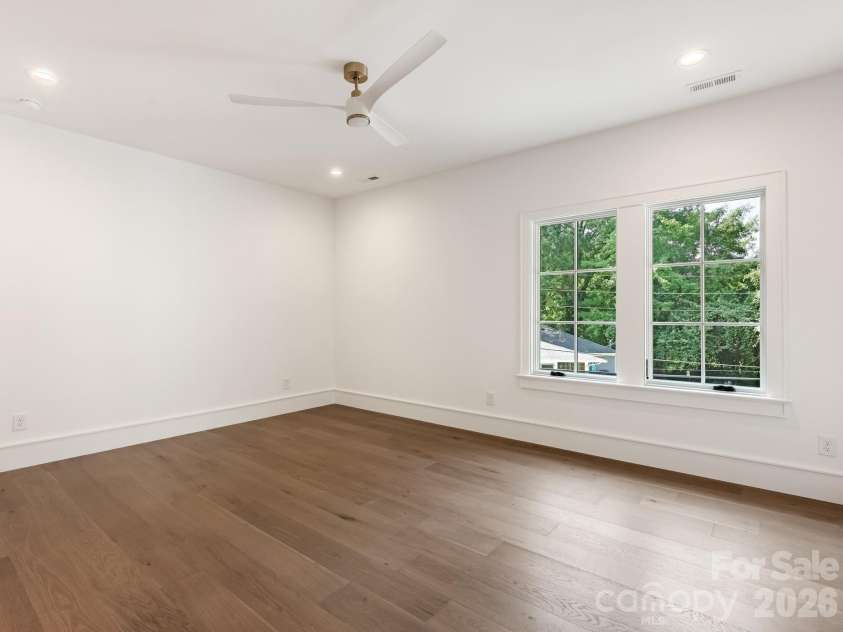 3240 Sunset Drive, Charlotte, NC 28209.  MLS# CAR4396905, YatesRealty ID 45188. 