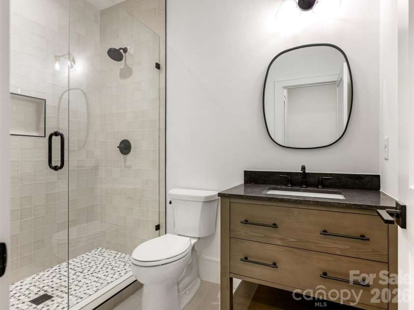 3240 Sunset Drive, Charlotte, NC 28209.  MLS# CAR4396905, YatesRealty ID 45188. 