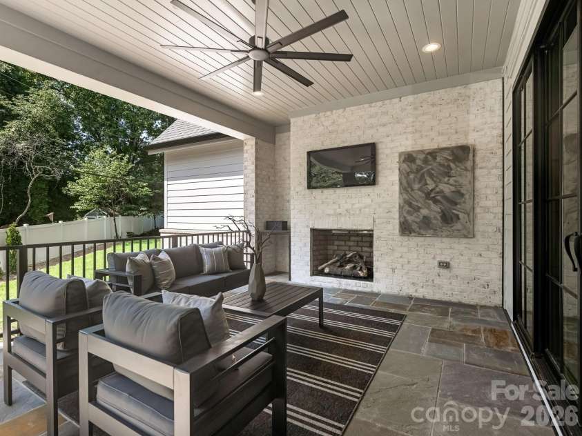 3240 Sunset Drive, Charlotte, NC 28209.  MLS# CAR4396905, YatesRealty ID 45188. 