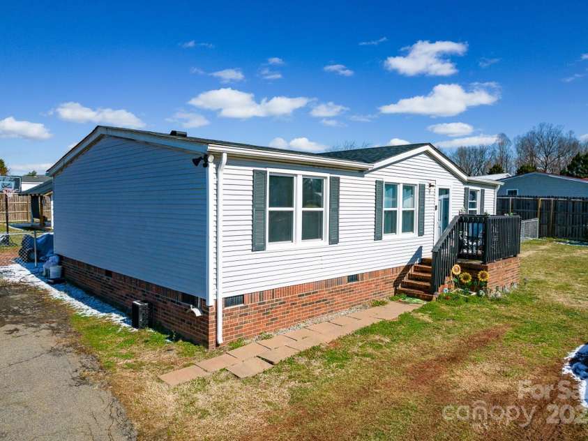 1868 Ellick Drive, Newton, NC 28658.  MLS# CAR4223938, YatesRealty ID 4519. 