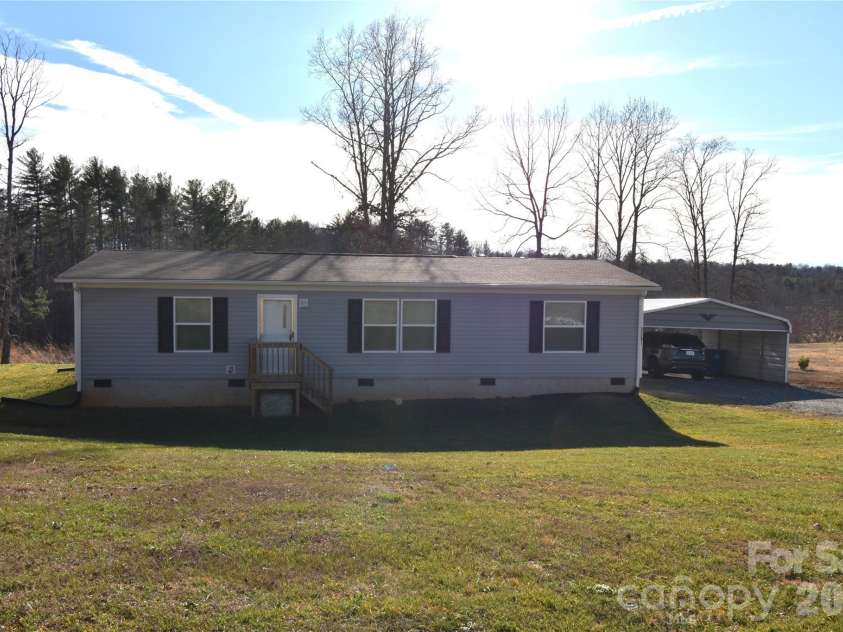 3891 Goshawk Drive, Lenoir, NC 28645.  MLS# CAR4345845, YatesRealty ID 4519. 