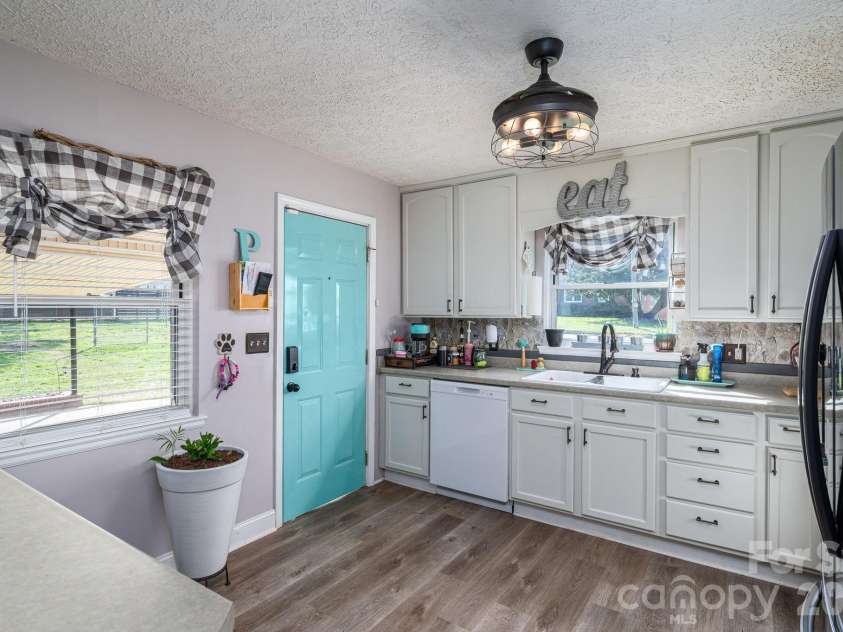 627 Tina Drive, Shelby, NC 28152.  MLS# CAR4355180, YatesRealty ID 4519. 