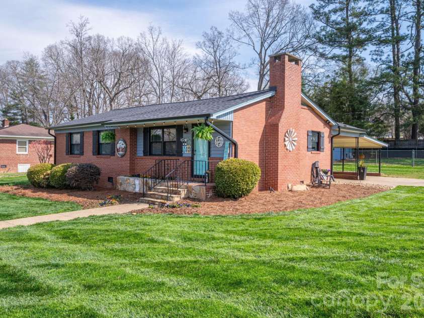 627 Tina Drive, Shelby, NC 28152.  MLS# CAR4355180, YatesRealty ID 4519. 