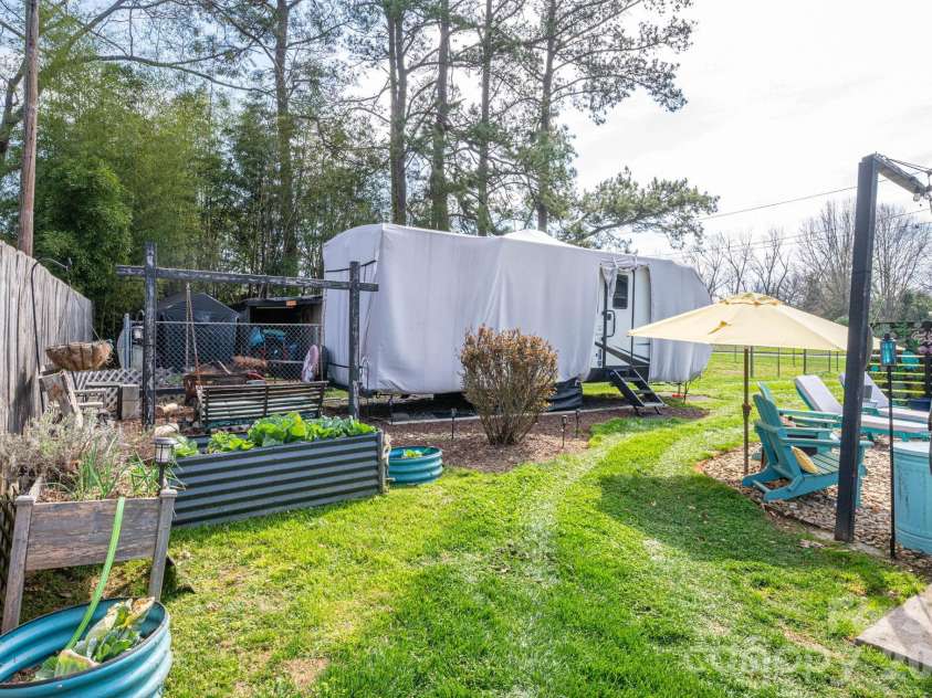 627 Tina Drive, Shelby, NC 28152.  MLS# CAR4355180, YatesRealty ID 4519. 