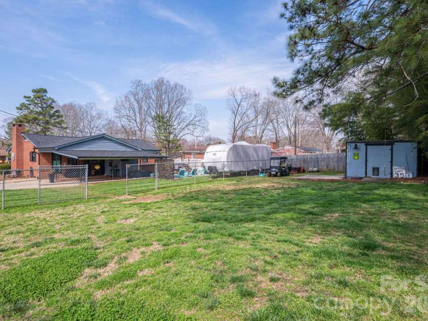 627 Tina Drive, Shelby, NC 28152.  MLS# CAR4355180, YatesRealty ID 4519. 