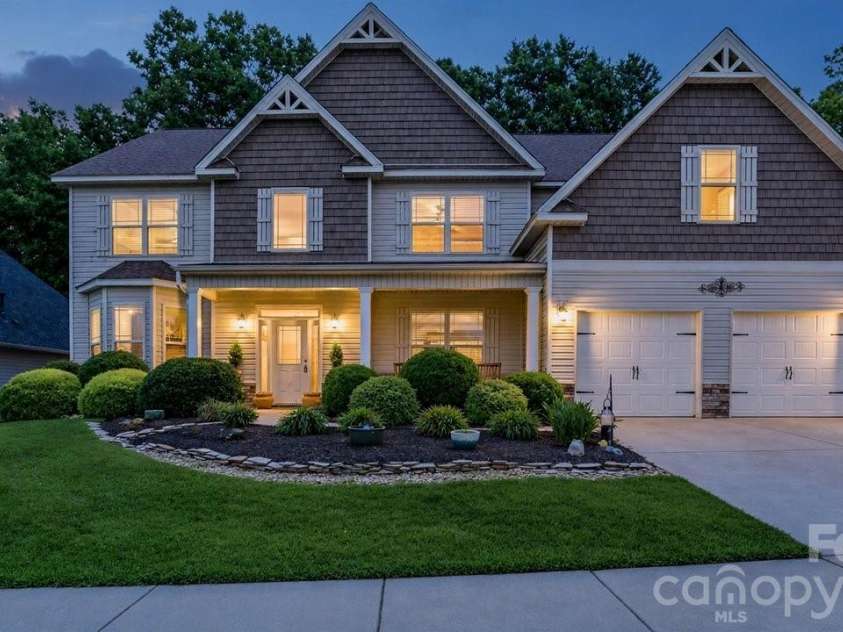 119 Cole Drive, Mooresville, NC 28115.  MLS# CAR4415718, YatesRealty ID 45190. 