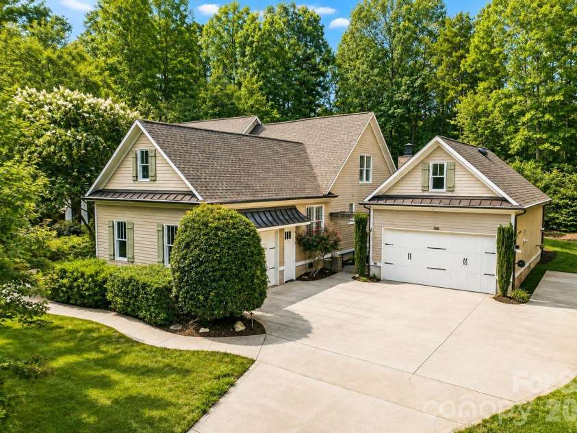 120 Silver Lake Trail, Mooresville, NC 28117.  MLS# CAR4413818, YatesRealty ID 45192. 