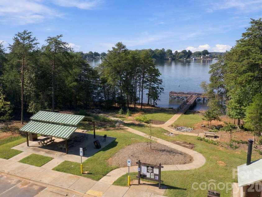 120 Silver Lake Trail, Mooresville, NC 28117.  MLS# CAR4413818, YatesRealty ID 45192. 