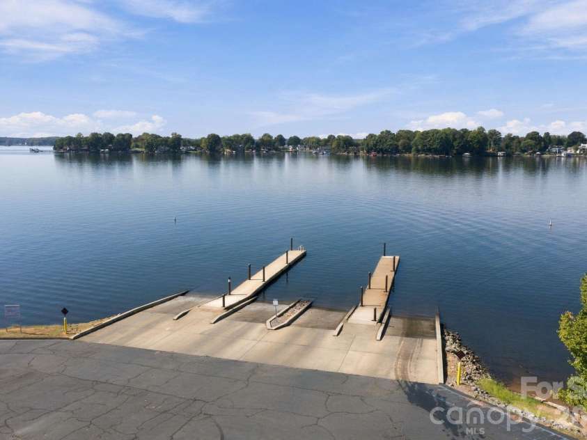 120 Silver Lake Trail, Mooresville, NC 28117.  MLS# CAR4413818, YatesRealty ID 45192. 