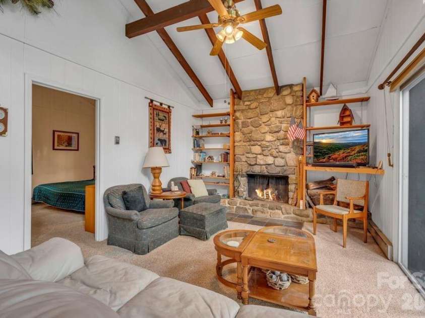 211 Foxgrape Hollow, Beech Mountain, NC 28605.  MLS# CAR4415995, YatesRealty ID 45193. 