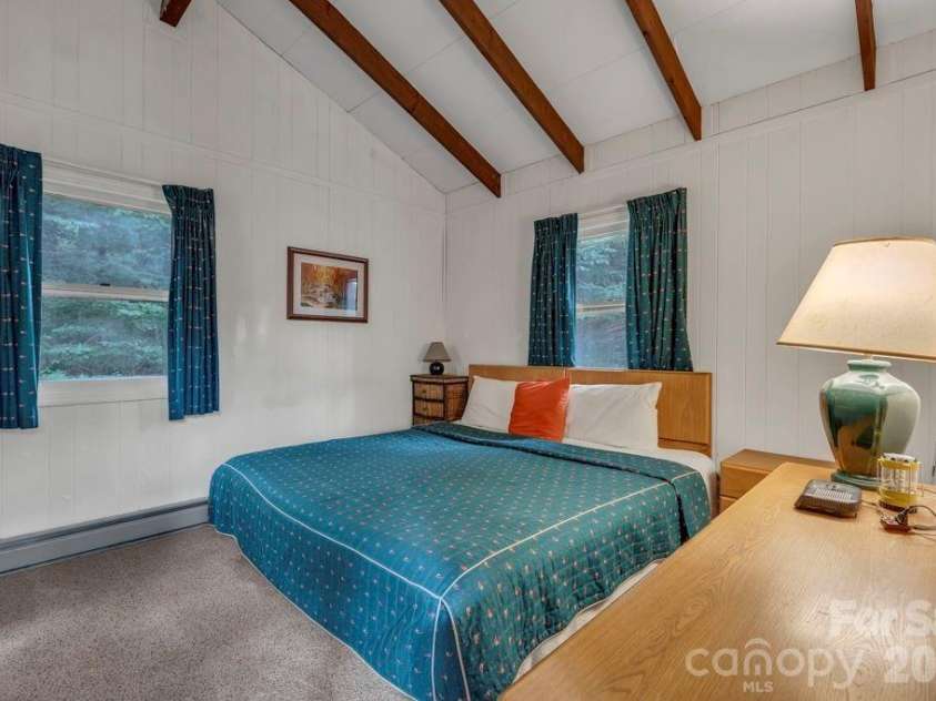 211 Foxgrape Hollow, Beech Mountain, NC 28605.  MLS# CAR4415995, YatesRealty ID 45193. 