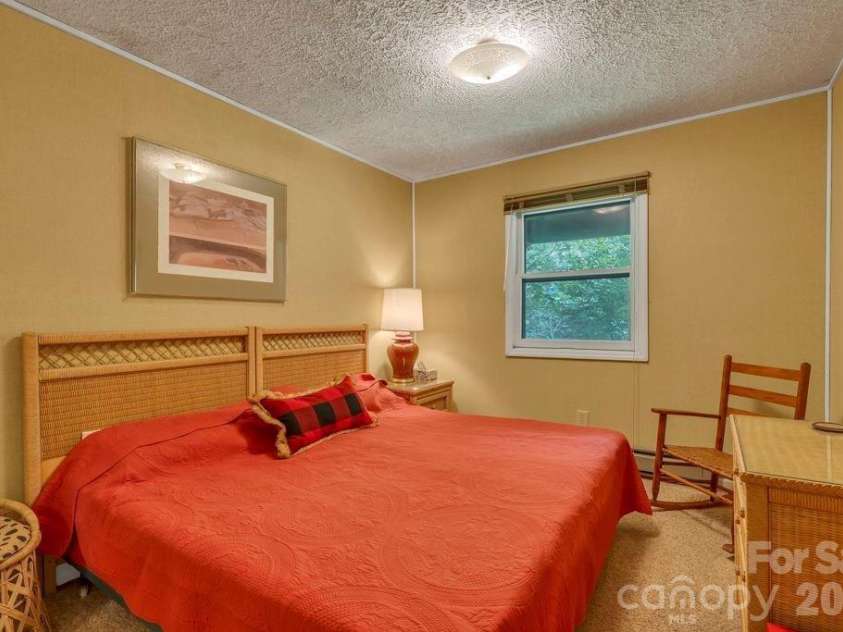 211 Foxgrape Hollow, Beech Mountain, NC 28605.  MLS# CAR4415995, YatesRealty ID 45193. 