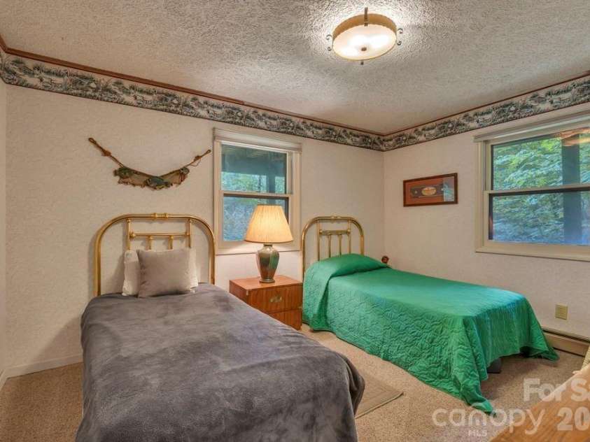 211 Foxgrape Hollow, Beech Mountain, NC 28605.  MLS# CAR4415995, YatesRealty ID 45193. 