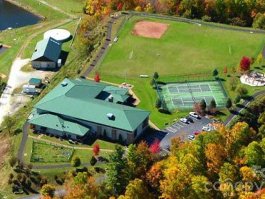 211 Foxgrape Hollow, Beech Mountain, NC 28605.  MLS# CAR4415995, YatesRealty ID 45193. Buckeye Rec Center