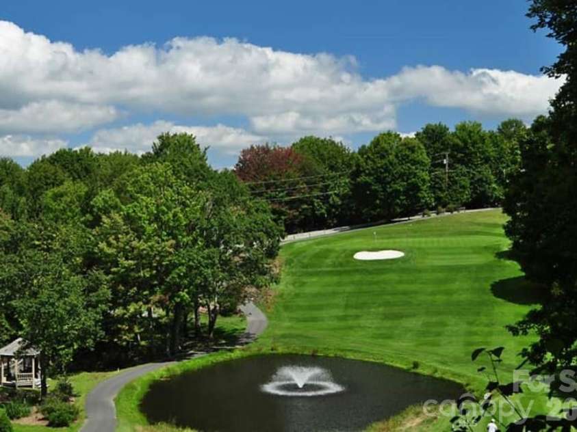 211 Foxgrape Hollow, Beech Mountain, NC 28605.  MLS# CAR4415995, YatesRealty ID 45193. Golf