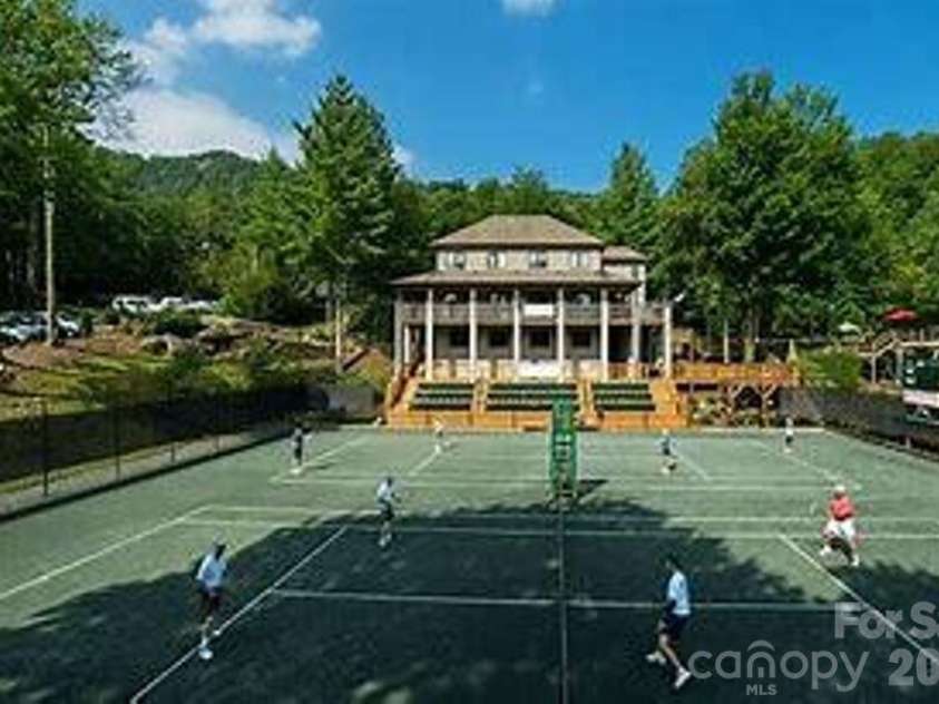 211 Foxgrape Hollow, Beech Mountain, NC 28605.  MLS# CAR4415995, YatesRealty ID 45193. Tennis