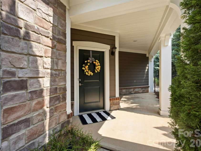 17004 Courtside Landing Drive, Cornelius, NC 28031.  MLS# CAR4415612, YatesRealty ID 45195. 