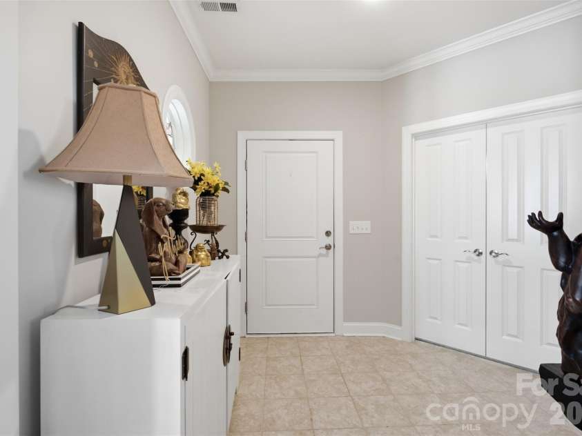 17004 Courtside Landing Drive, Cornelius, NC 28031.  MLS# CAR4415612, YatesRealty ID 45195. Foyer