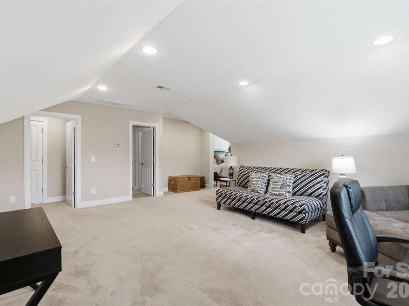 17004 Courtside Landing Drive, Cornelius, NC 28031.  MLS# CAR4415612, YatesRealty ID 45195. Loft/Family Room