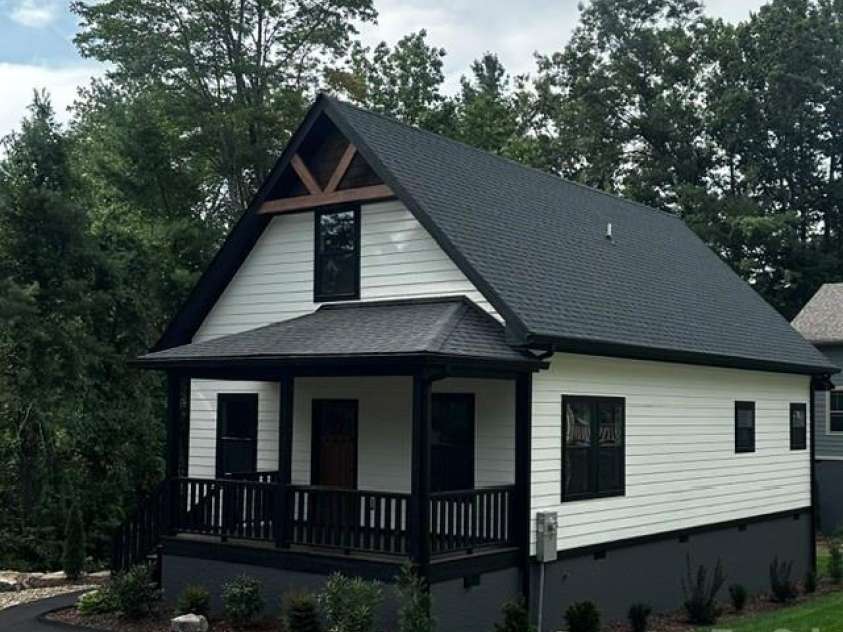 310 Ninth Street, Black Mountain, NC 28711.  MLS# CAR4415885, YatesRealty ID 45197. 