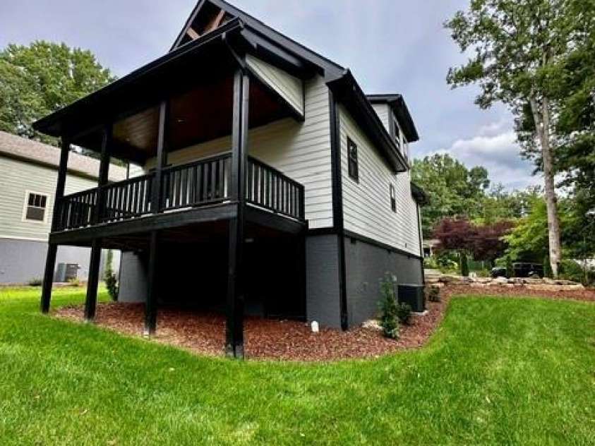 310 Ninth Street, Black Mountain, NC 28711.  MLS# CAR4415885, YatesRealty ID 45197. 