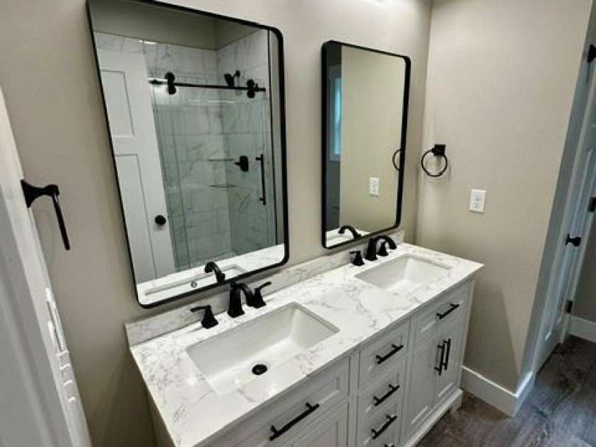 310 Ninth Street, Black Mountain, NC 28711.  MLS# CAR4415885, YatesRealty ID 45197. Primary Bath