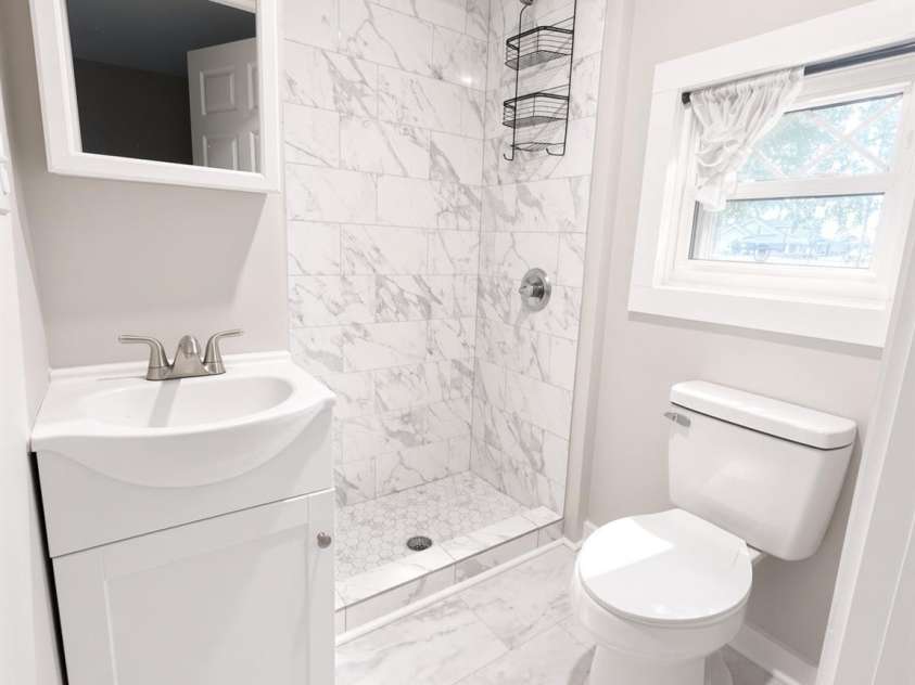 2709 Main Avenue, Newton, NC 28658.  MLS# CAR4415112, YatesRealty ID 45198. Master bathroom