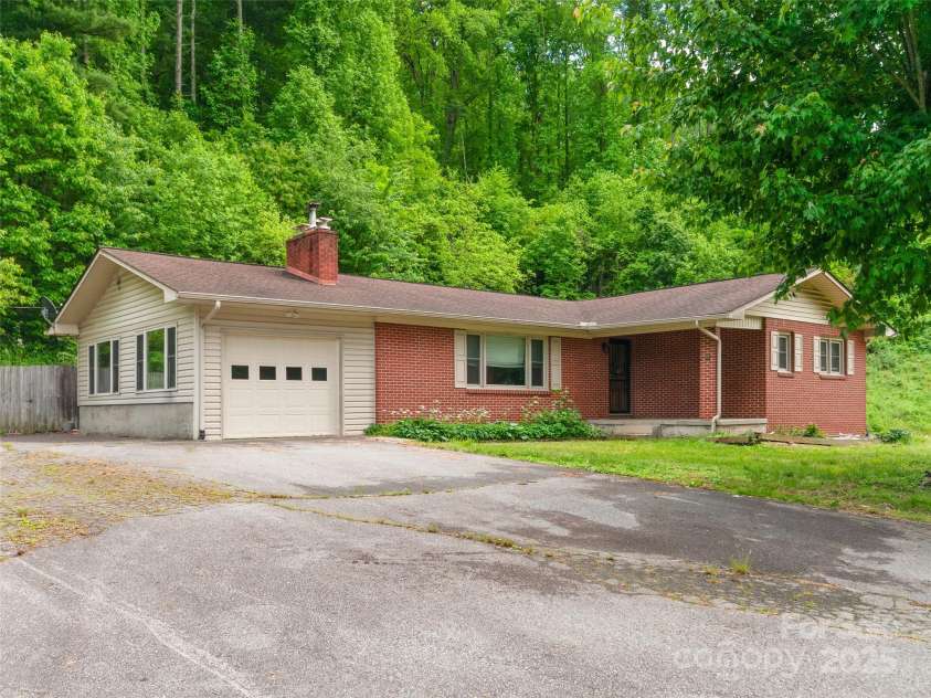1460 Russ Avenue, Waynesville, NC 28786.  MLS# CAR4017485, YatesRealty ID 452. 