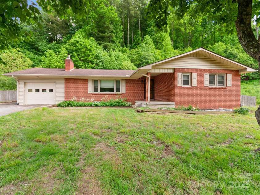 1460 Russ Avenue, Waynesville, NC 28786.  MLS# CAR4017485, YatesRealty ID 452. 
