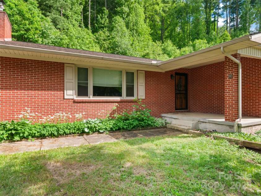 1460 Russ Avenue, Waynesville, NC 28786.  MLS# CAR4017485, YatesRealty ID 452. 