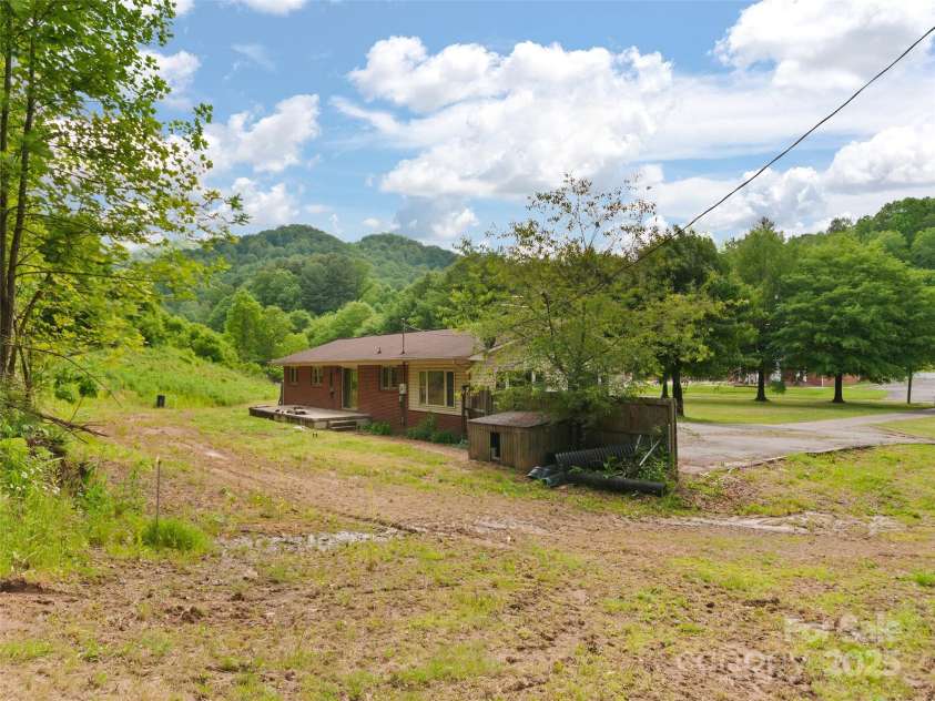 1460 Russ Avenue, Waynesville, NC 28786.  MLS# CAR4017485, YatesRealty ID 452. 