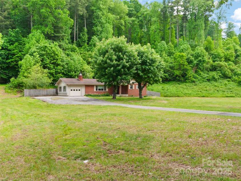 1460 Russ Avenue, Waynesville, NC 28786.  MLS# CAR4017485, YatesRealty ID 452. 