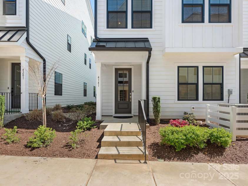 4141 Polluck Way, Charlotte, NC 28209.  MLS# CAR4242673, YatesRealty ID 4520. Front Entry