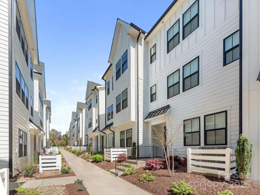 4141 Polluck Way, Charlotte, NC 28209.  MLS# CAR4242673, YatesRealty ID 4520. Front Exterior