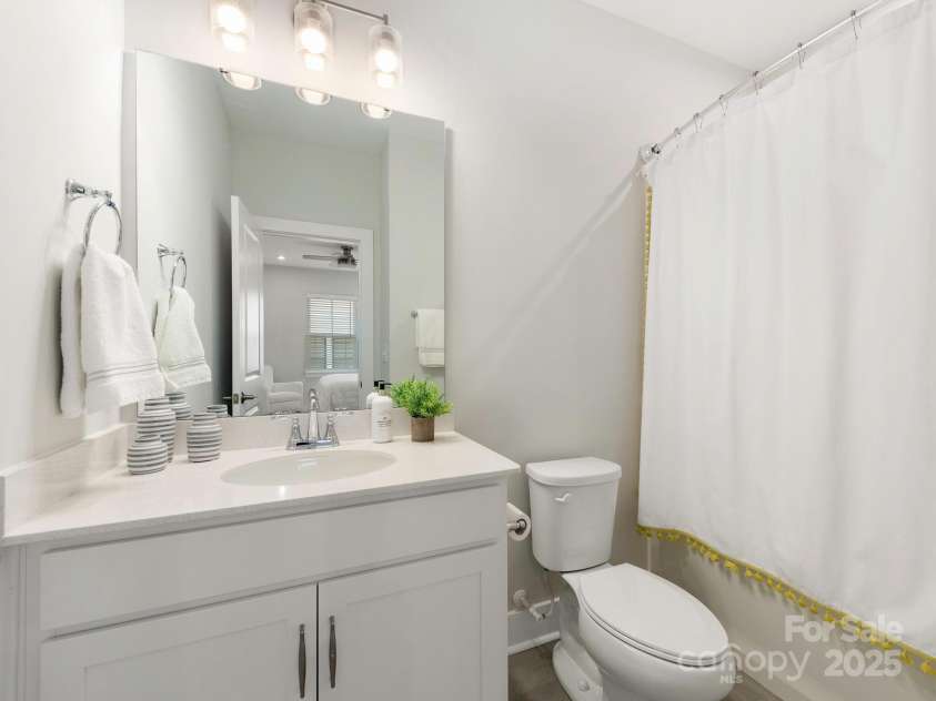 4141 Polluck Way, Charlotte, NC 28209.  MLS# CAR4242673, YatesRealty ID 4520. Full Bath 3