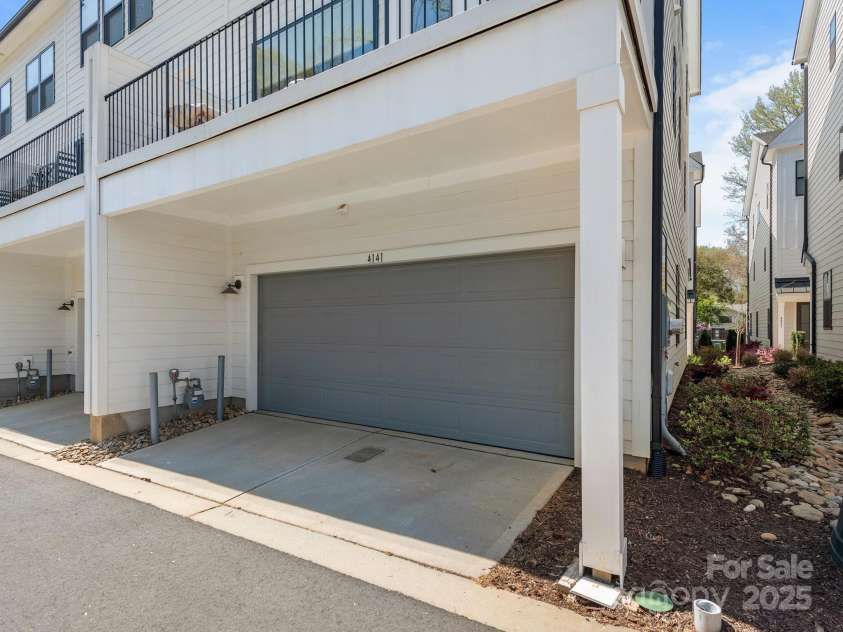 4141 Polluck Way, Charlotte, NC 28209.  MLS# CAR4242673, YatesRealty ID 4520. Garage