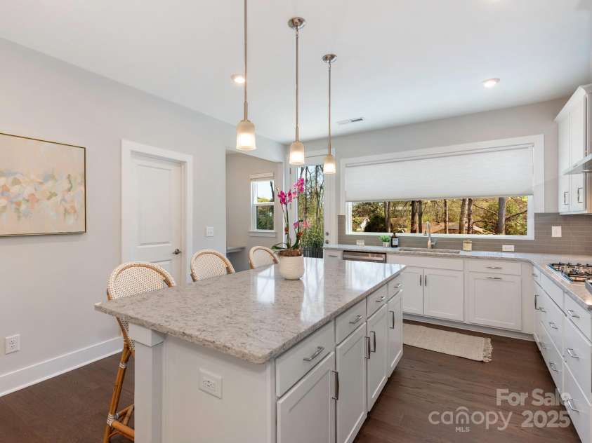 4141 Polluck Way, Charlotte, NC 28209.  MLS# CAR4242673, YatesRealty ID 4520. Kitchen