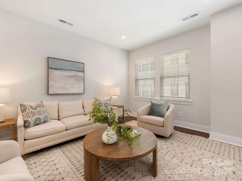 4141 Polluck Way, Charlotte, NC 28209.  MLS# CAR4242673, YatesRealty ID 4520. Living Room