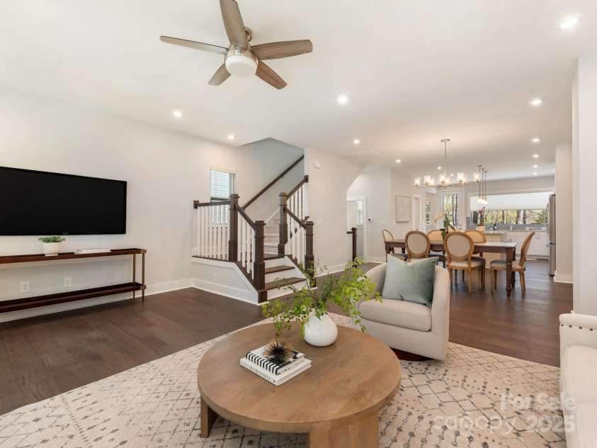 4141 Polluck Way, Charlotte, NC 28209.  MLS# CAR4242673, YatesRealty ID 4520. Living Room