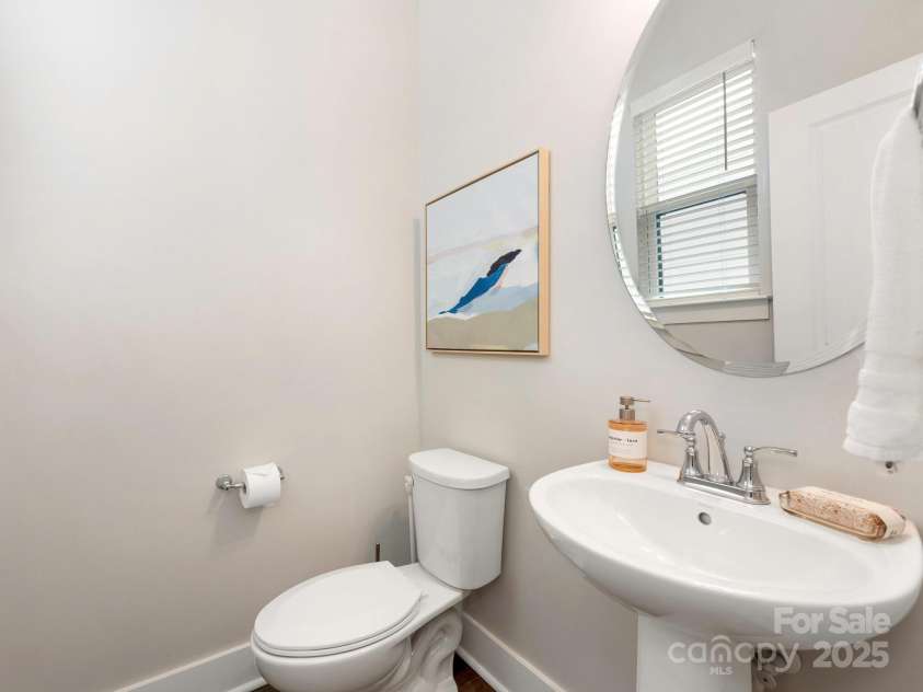 4141 Polluck Way, Charlotte, NC 28209.  MLS# CAR4242673, YatesRealty ID 4520. Powder Room