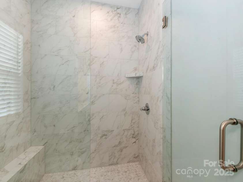 4141 Polluck Way, Charlotte, NC 28209.  MLS# CAR4242673, YatesRealty ID 4520. Primary Bathroom