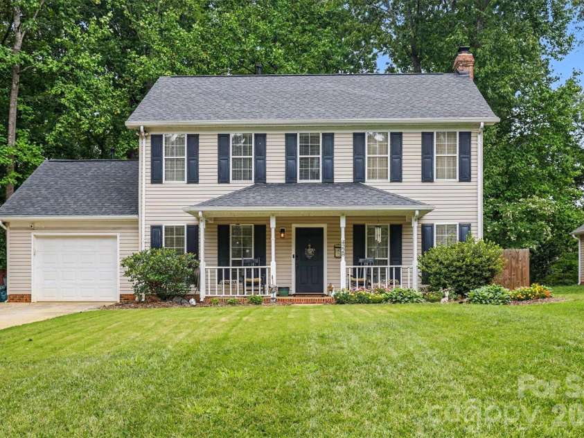 4228 Huntmeadow Drive, Charlotte, NC 28269.  MLS# CAR4409446, YatesRealty ID 45202. 