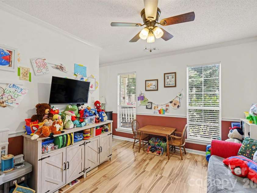 4228 Huntmeadow Drive, Charlotte, NC 28269.  MLS# CAR4409446, YatesRealty ID 45202. 