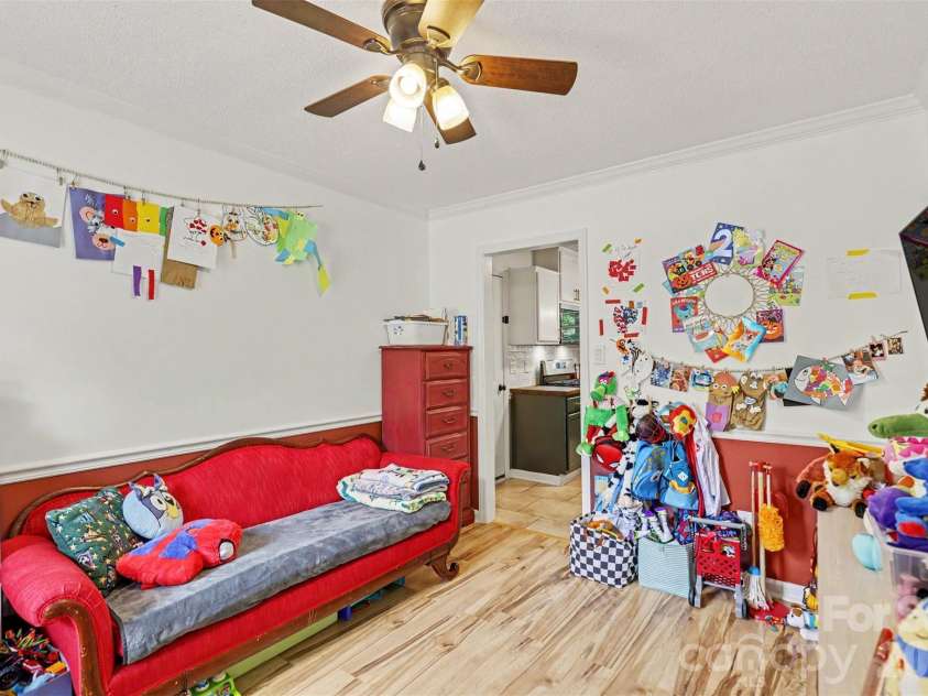 4228 Huntmeadow Drive, Charlotte, NC 28269.  MLS# CAR4409446, YatesRealty ID 45202. 