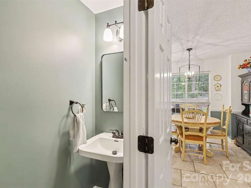 4228 Huntmeadow Drive, Charlotte, NC 28269.  MLS# CAR4409446, YatesRealty ID 45202. 